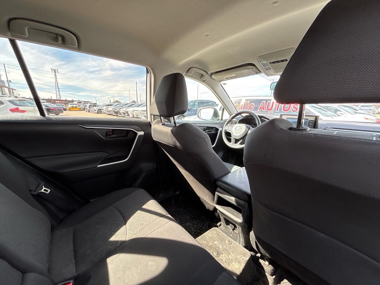 2021 Toyota RAV4 LE AWD Photo