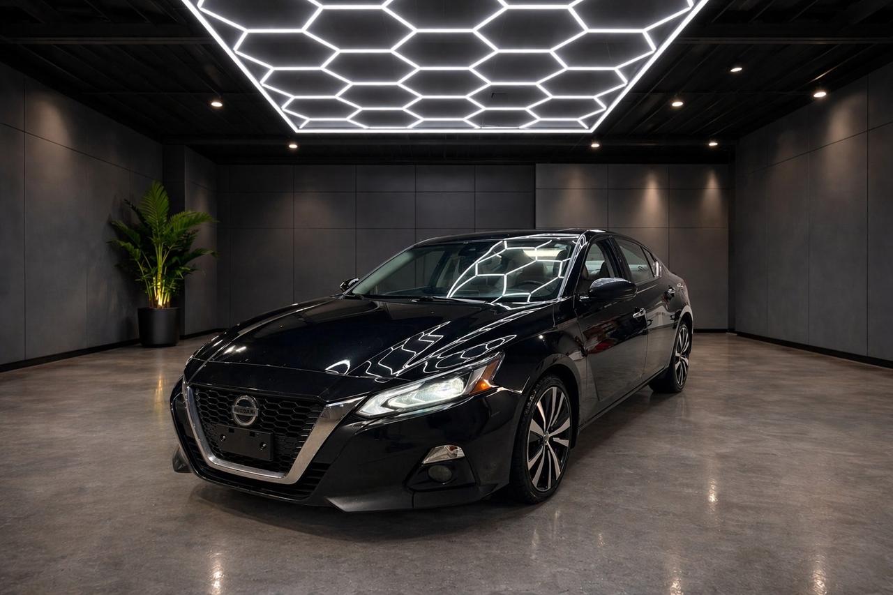 2022 Nissan Altima 2.5 Platinum Sedan Photo