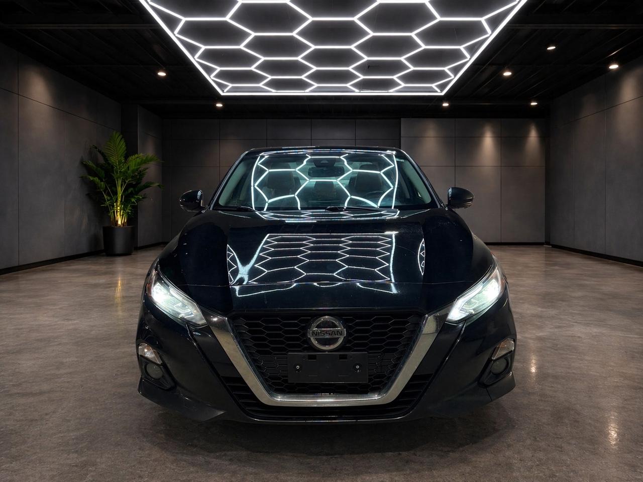 2022 Nissan Altima 2.5 Platinum Sedan Photo