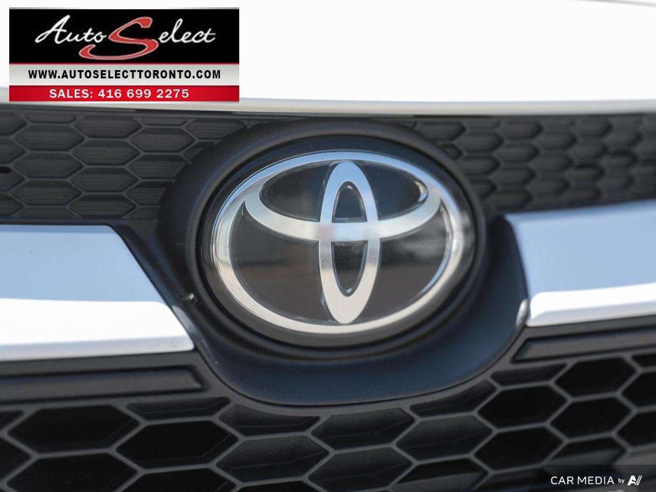 2020 Toyota Corolla LE Apple Carplay - Clean Carfax - New Tires Photo