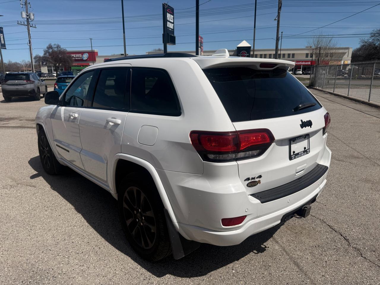 2021 Jeep Grand Cherokee Laredo Photo