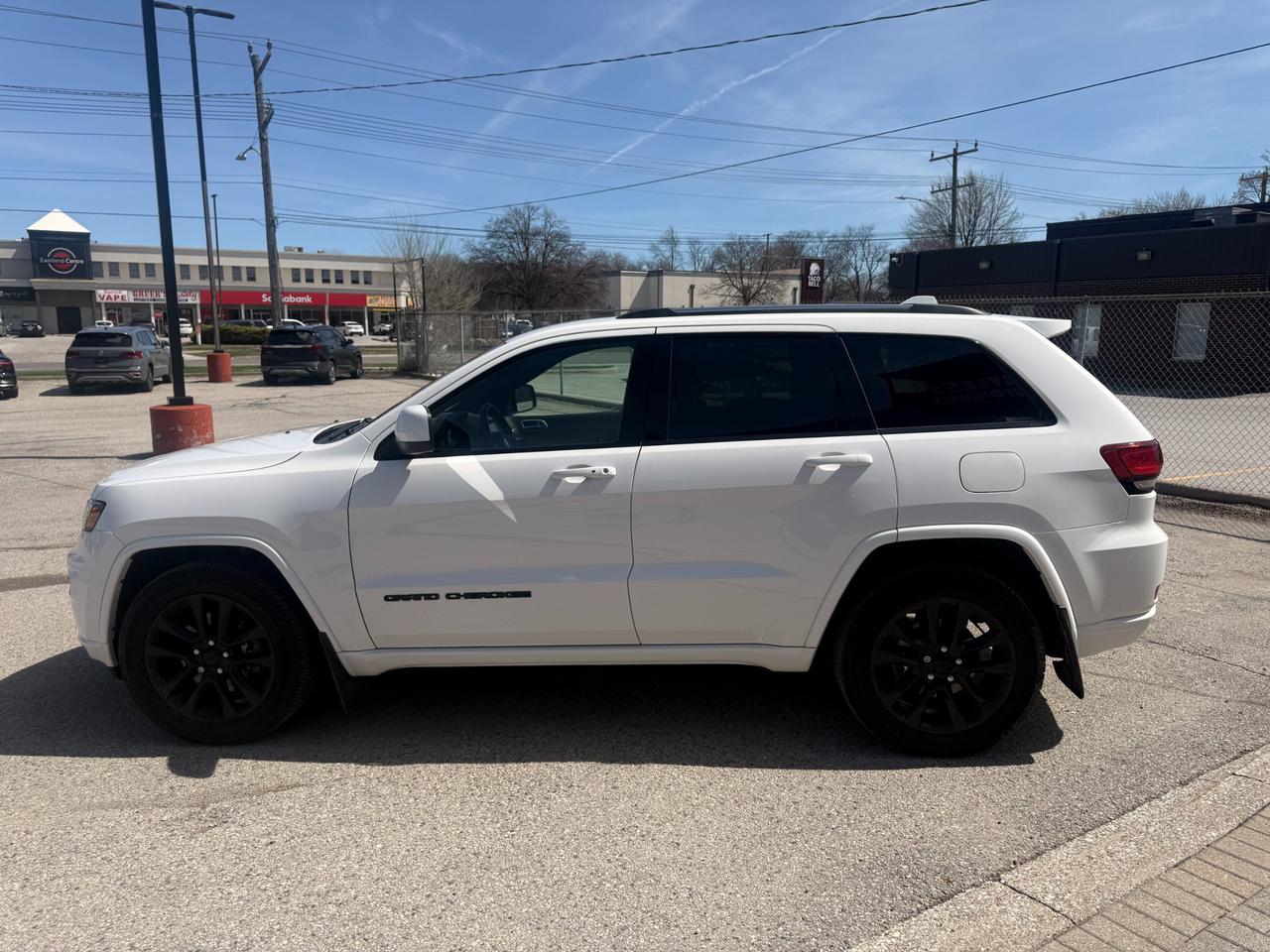 2021 Jeep Grand Cherokee Laredo Photo