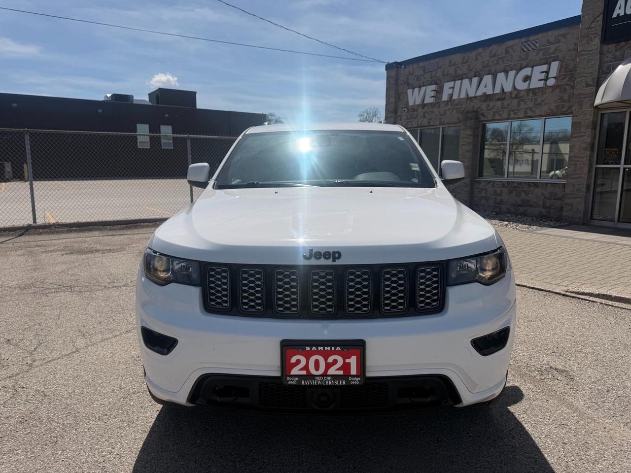 2021 Jeep Grand Cherokee Laredo Photo