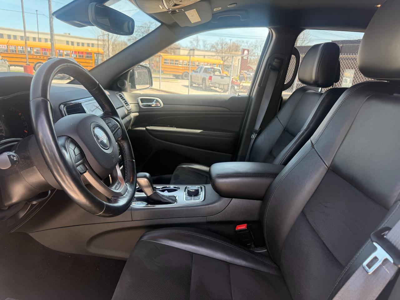 2021 Jeep Grand Cherokee Laredo Photo