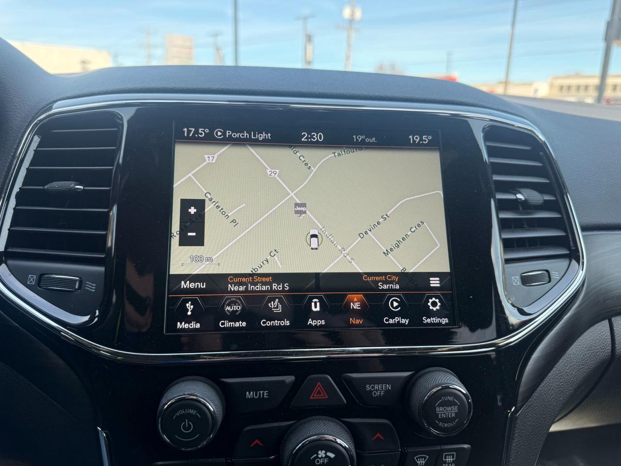 2021 Jeep Grand Cherokee Laredo Photo