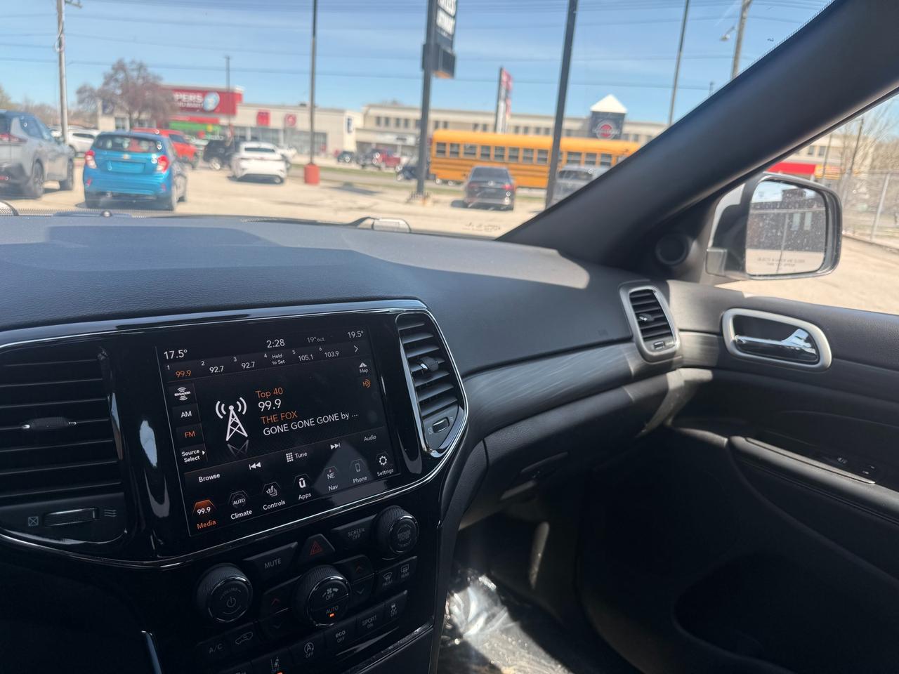 2021 Jeep Grand Cherokee Laredo Photo