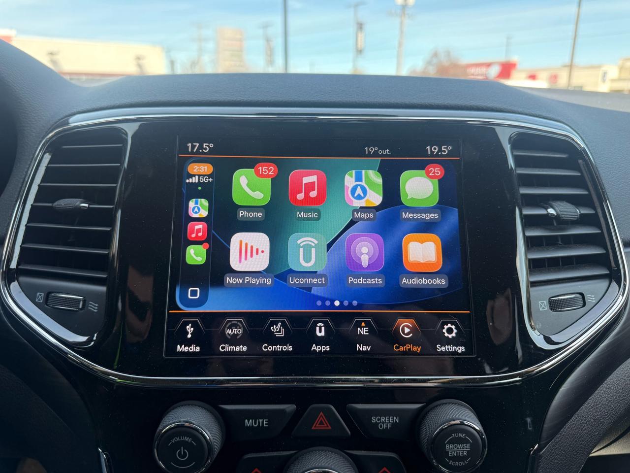 2021 Jeep Grand Cherokee Laredo Photo