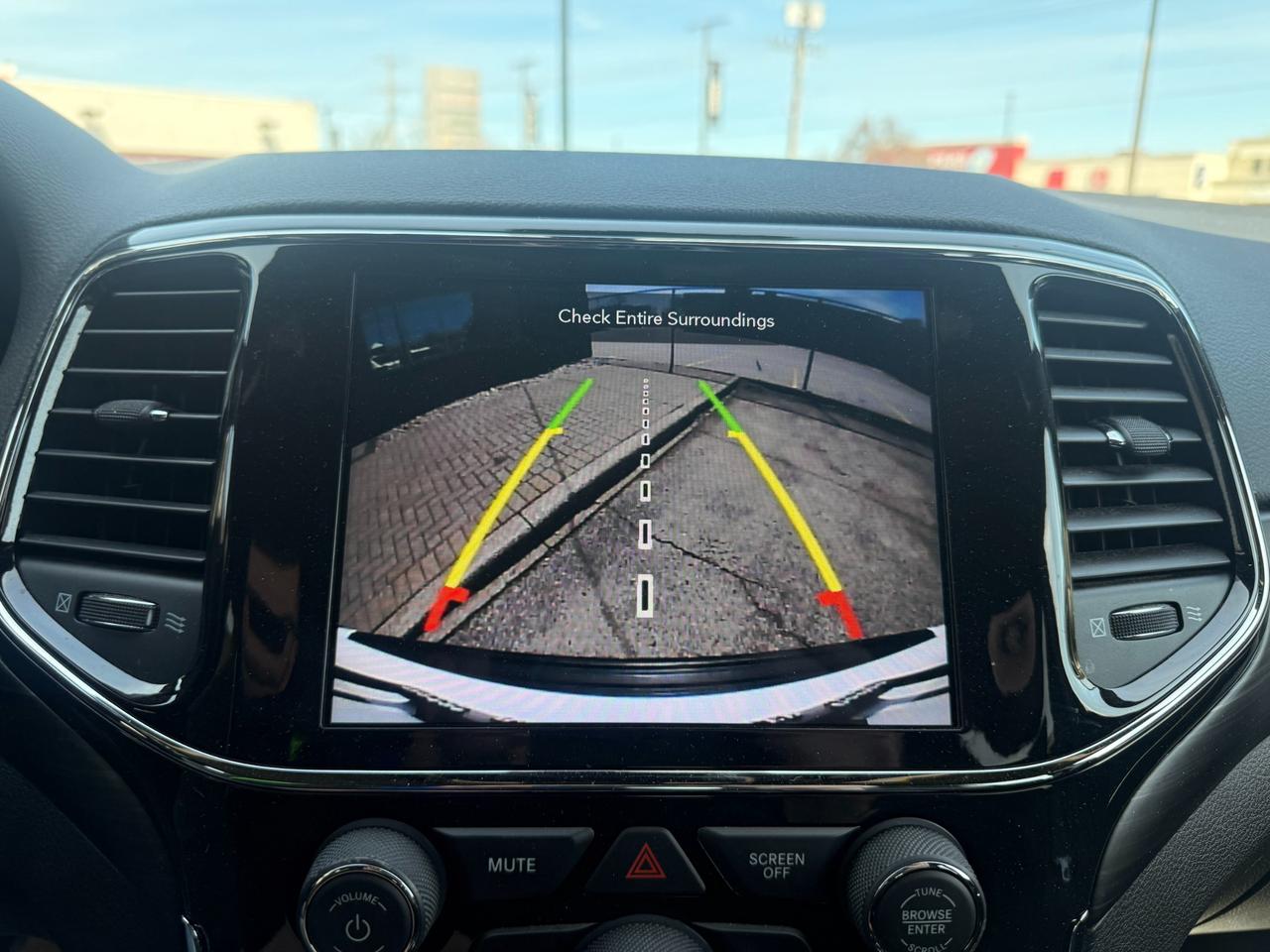 2021 Jeep Grand Cherokee Laredo Photo