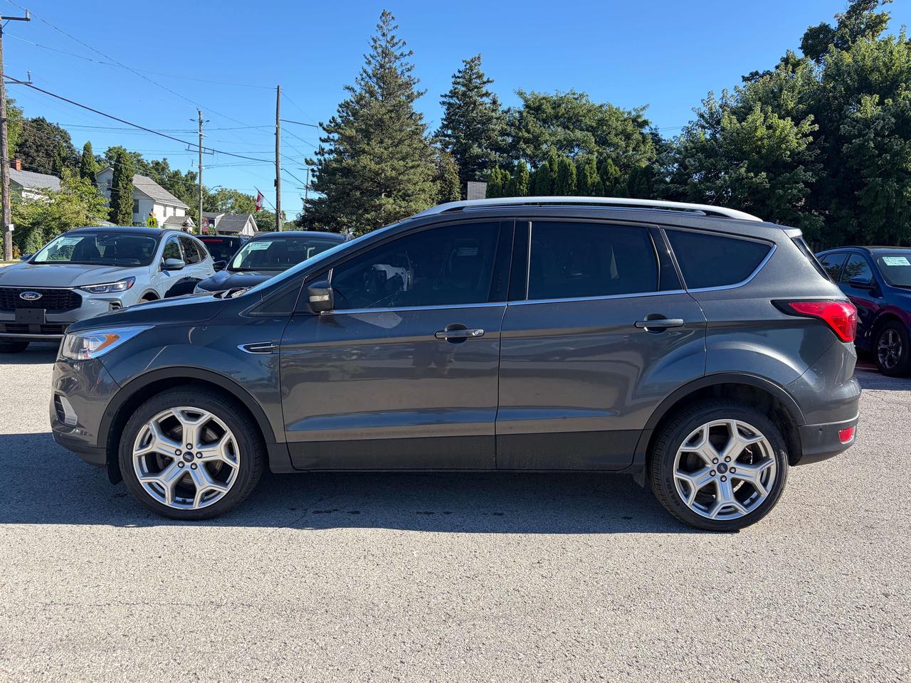 2019 Ford Escape Titanium 4WD Photo1