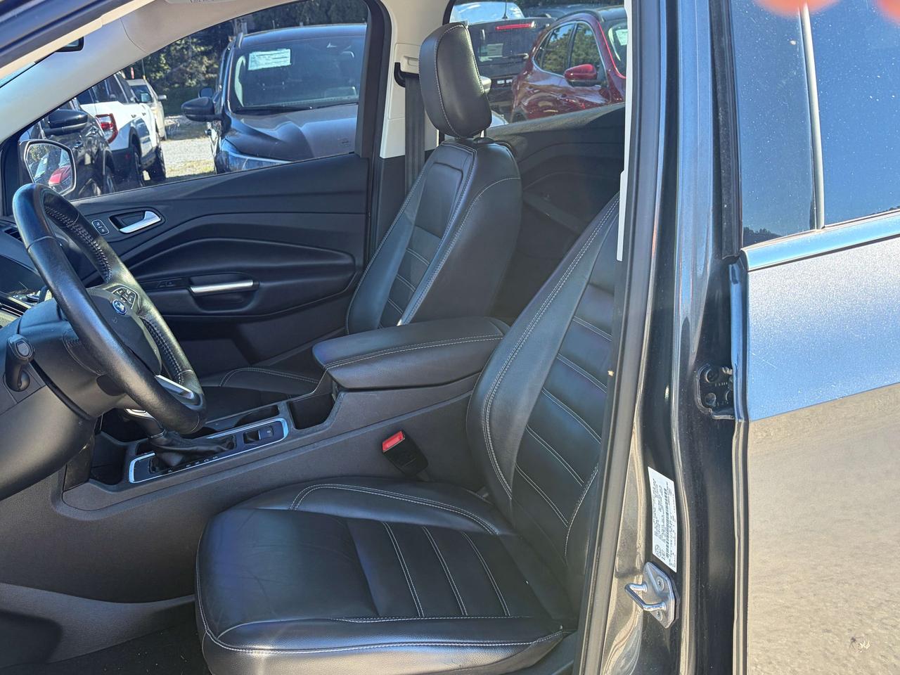2019 Ford Escape Titanium 4WD Photo