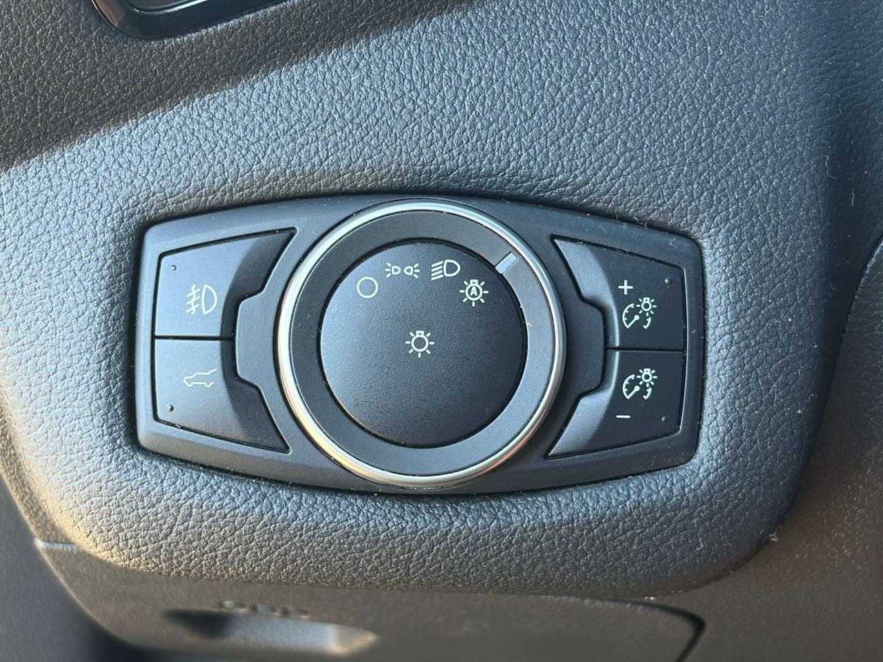 2019 Ford Escape Titanium 4WD Photo