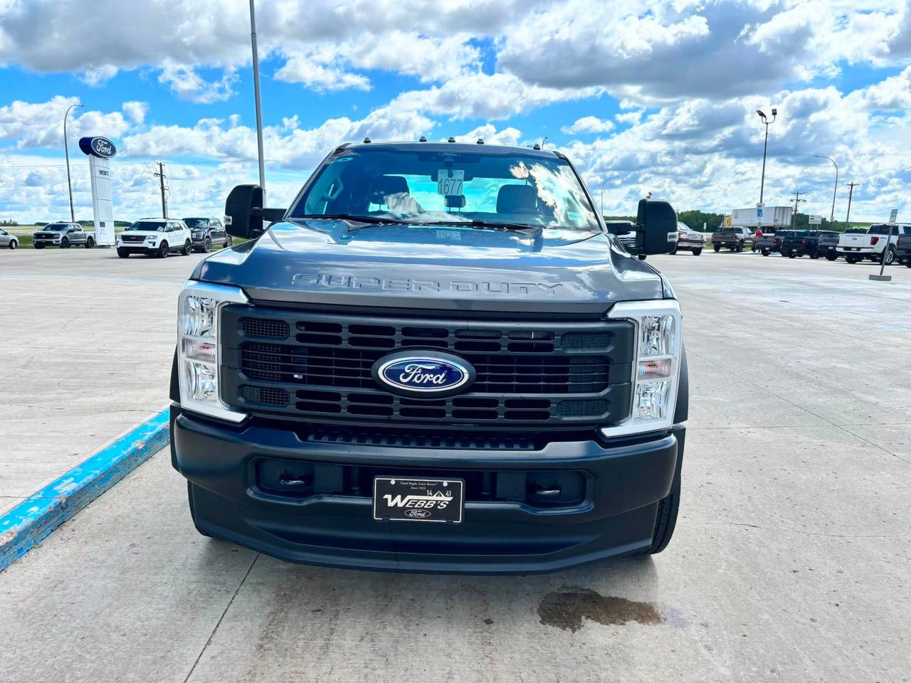 2026 Ford F-550 Super Duty DRW XL 4WD SuperCab 192 WB 84 CA Photo1