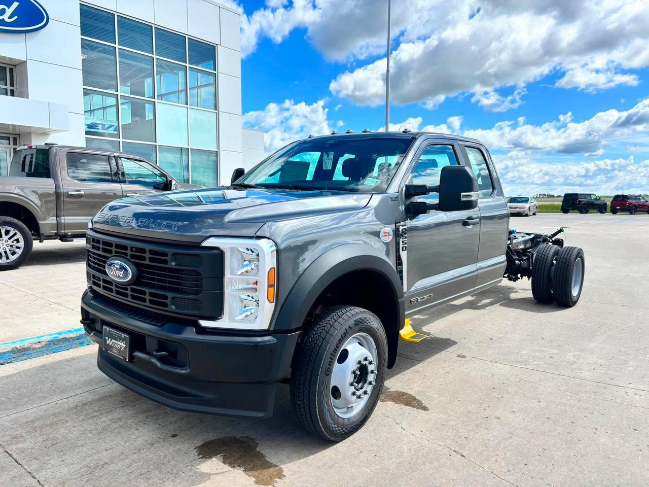 2026 Ford F-550 Super Duty DRW XL 4WD SuperCab 192 WB 84 CA Photo0