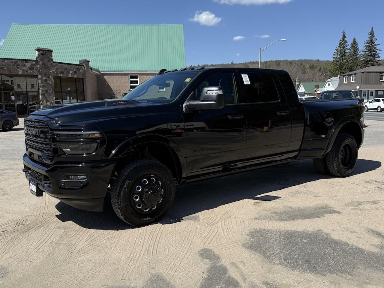2026 RAM 3500 Limited 4x4 Photo2