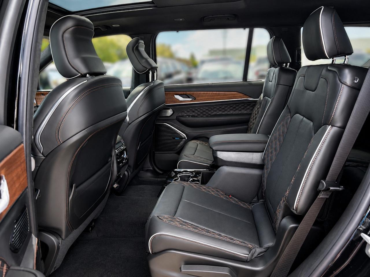 2026 Jeep Grand Cherokee L L SUMMIT | Leather | Adv Pro Tech 4 | Obsidian Pkg Photo