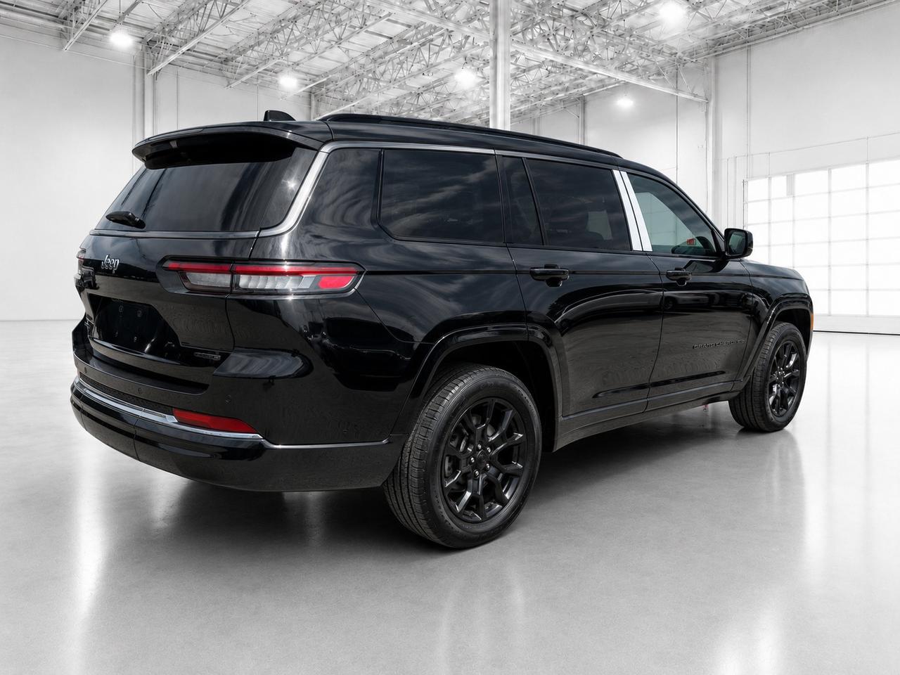 2026 Jeep Grand Cherokee L L SUMMIT | 7-PASS | Obsidian Pkg | Adv ProTech 4 Photo