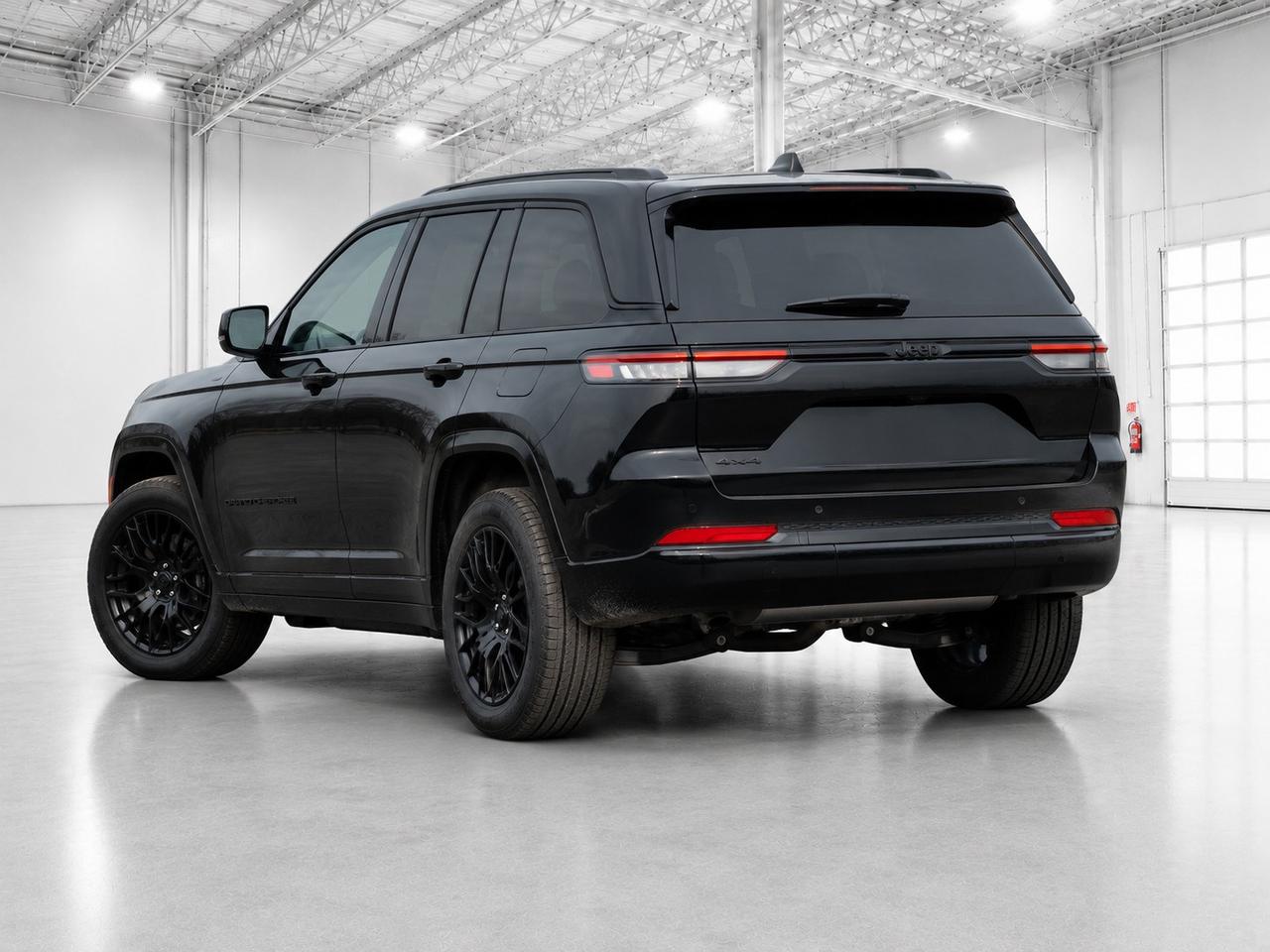2026 Jeep Grand Cherokee SUMMIT | Adv Pro Tech 4 | Obsidian | 4x4 Photo3
