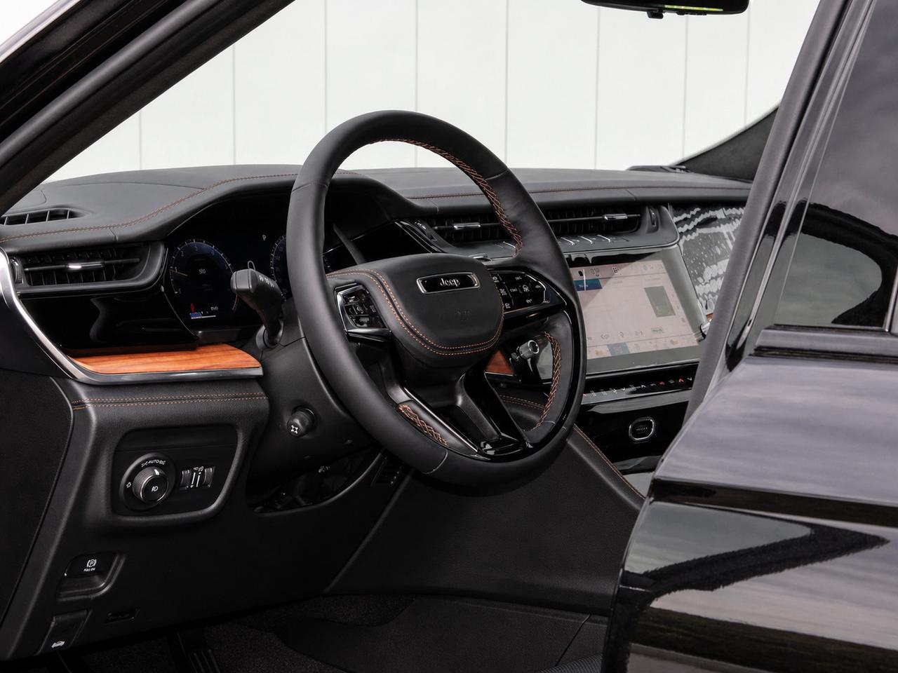 2026 Jeep Grand Cherokee SUMMIT | Adv Pro Tech 4 | Obsidian | 4x4 Photo