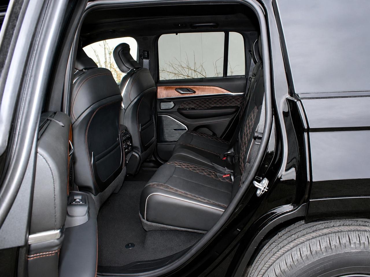 2026 Jeep Grand Cherokee SUMMIT | Adv Pro Tech 4 | Obsidian | 4x4 Photo