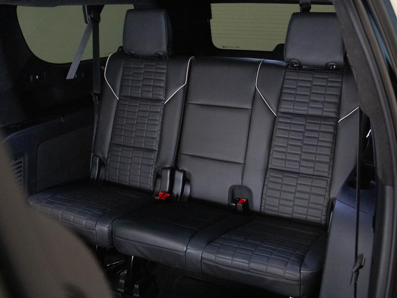 2022 Cadillac Escalade ESV SPORT PLATINUM | 7 PASS | 22 IN | ENTERTAIN PKG Photo