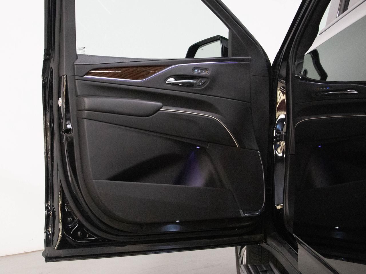 2022 Cadillac Escalade ESV SPORT PLATINUM | 7 PASS | 22 IN | ENTERTAIN PKG Photo