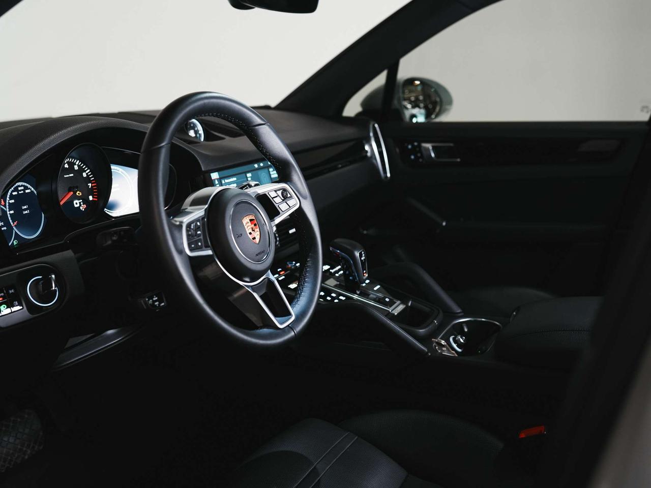 2020 Porsche Cayenne PREMIUM PKG | BOSE | PANO | 21 IN Photo