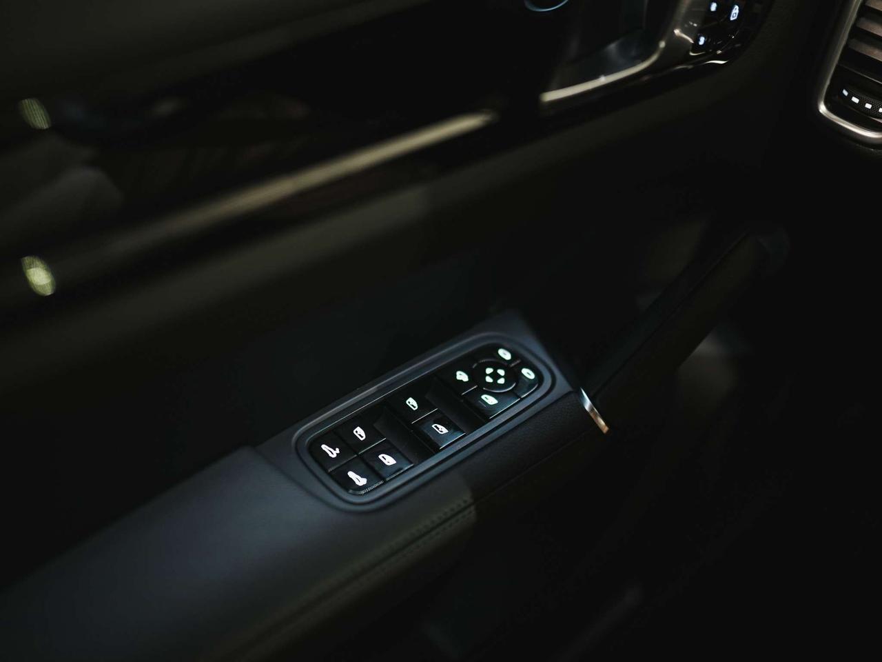 2020 Porsche Cayenne PREMIUM PKG | BOSE | PANO | 21 IN Photo