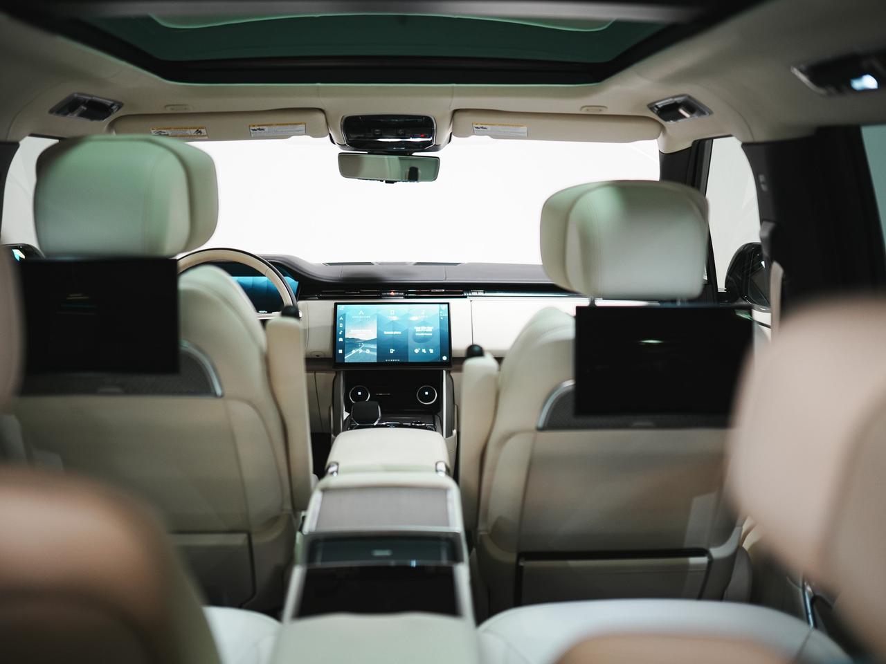 2023 Land Rover Range Rover P530 | FIRST OPTION | REAR EXCLUSIVE PKG | 23 IN Photo