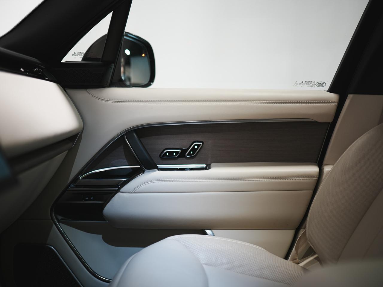 2023 Land Rover Range Rover P530 | FIRST OPTION | REAR EXCLUSIVE PKG | 23 IN Photo