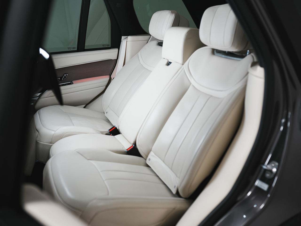 2023 Land Rover Range Rover P530 | FIRST OPTION | REAR EXCLUSIVE PKG | 23 IN Photo