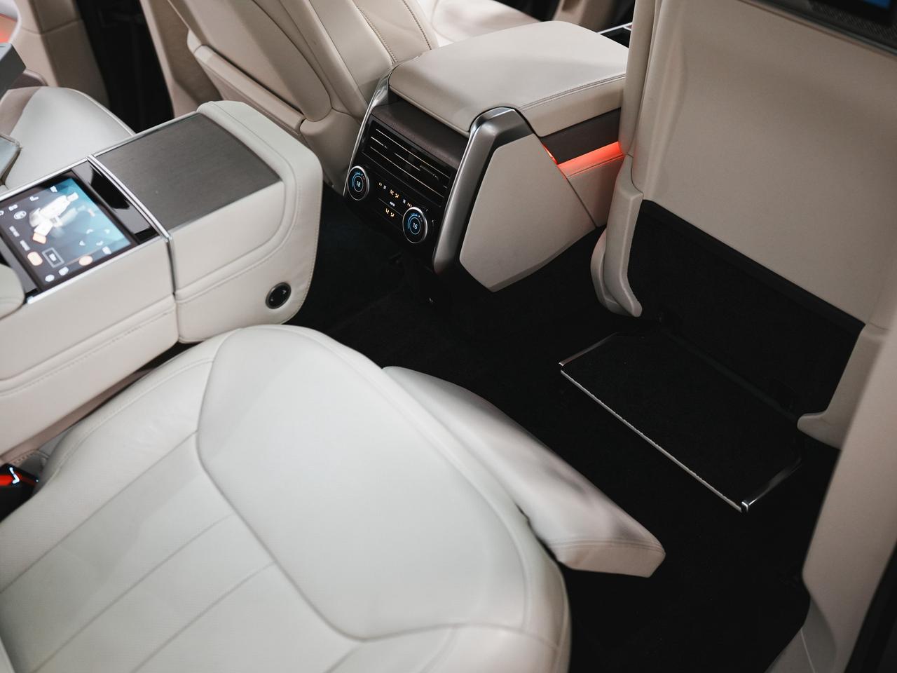 2023 Land Rover Range Rover P530 | FIRST OPTION | REAR EXCLUSIVE PKG | 23 IN Photo