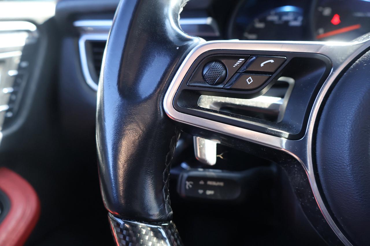 2017 Porsche Macan | | CD Player | Photo