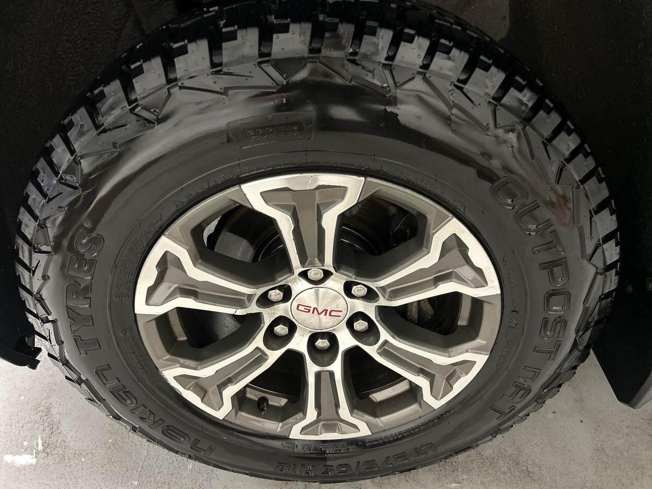2020 GMC Sierra 1500 X31 OFF-ROAD 4X4 |CREW | 5.3L V8 |TONNEAU | ALLOYS Photo