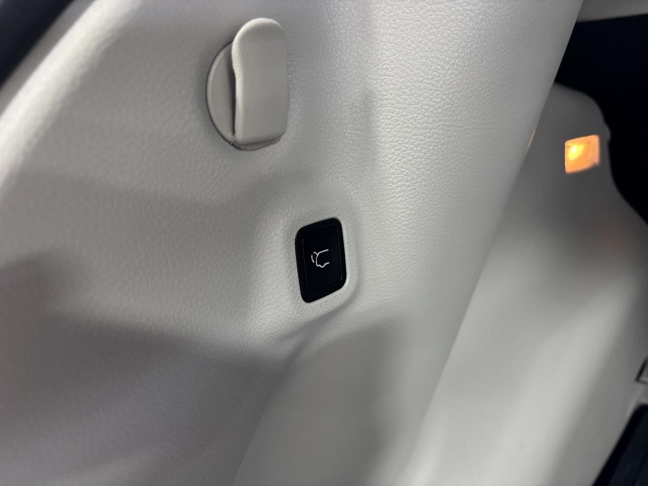 2018 Jeep Compass North 4X4|SELECTERRAIN|NAV|WHITELEATHER|RMSTART|+ Photo