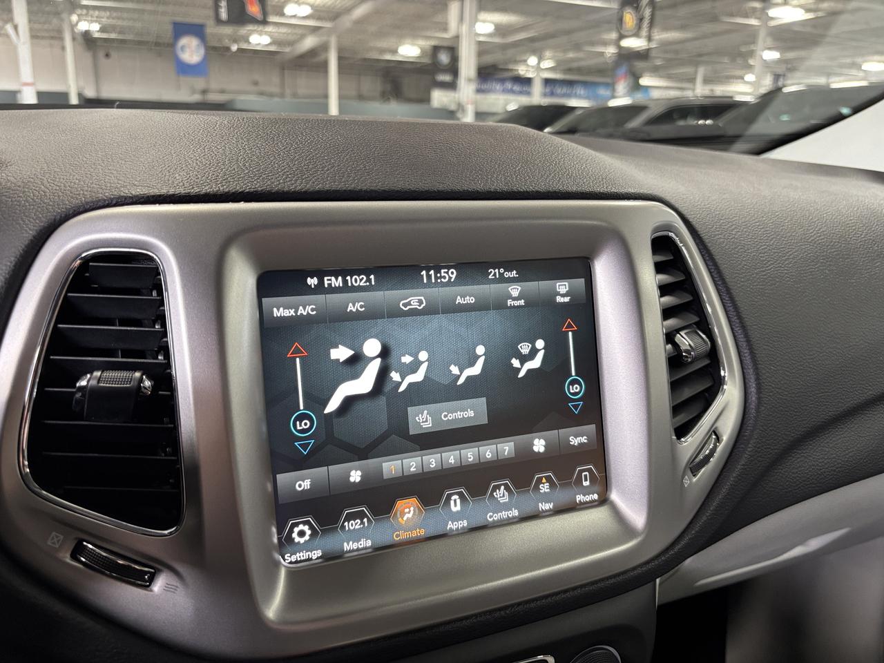 2018 Jeep Compass North 4X4|SELECTERRAIN|NAV|WHITELEATHER|RMSTART|+ Photo