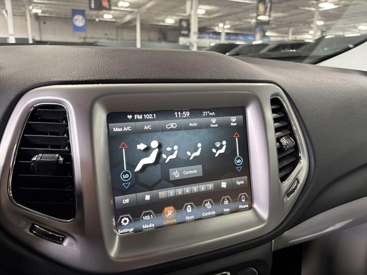 2018 Jeep Compass North 4X4|SELECTERRAIN|NAV|WHITELEATHER|RMSTART|+ Photo