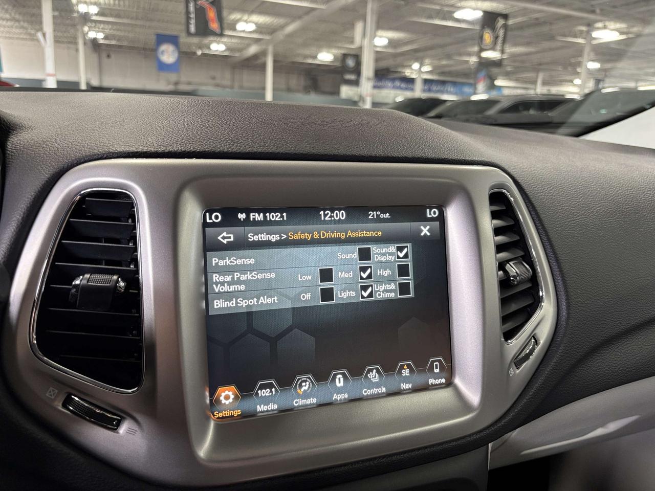 2018 Jeep Compass North 4X4|SELECTERRAIN|NAV|WHITELEATHER|RMSTART|+ Photo