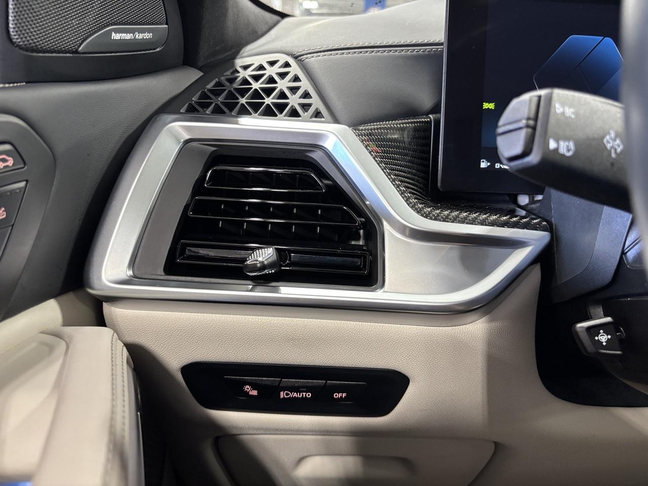 2025 BMW X6 M60i xDrive|COUPE|NO LUX TAX|MATTEWRAP|CREAMSEATS| Photo