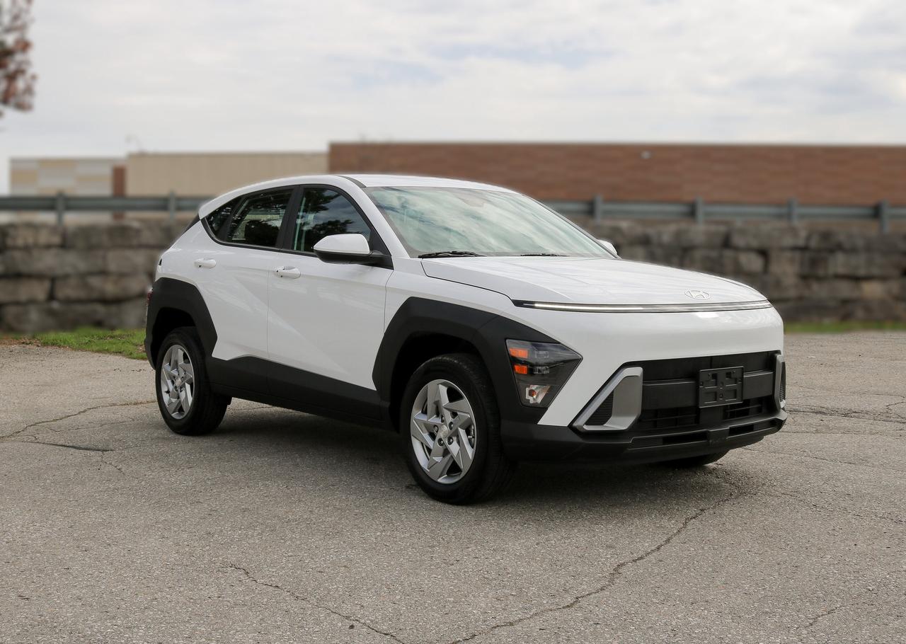 2025 Hyundai KONA 2.0L Essential AWD | BLUETOOTH | REMOTE START  | Photo2