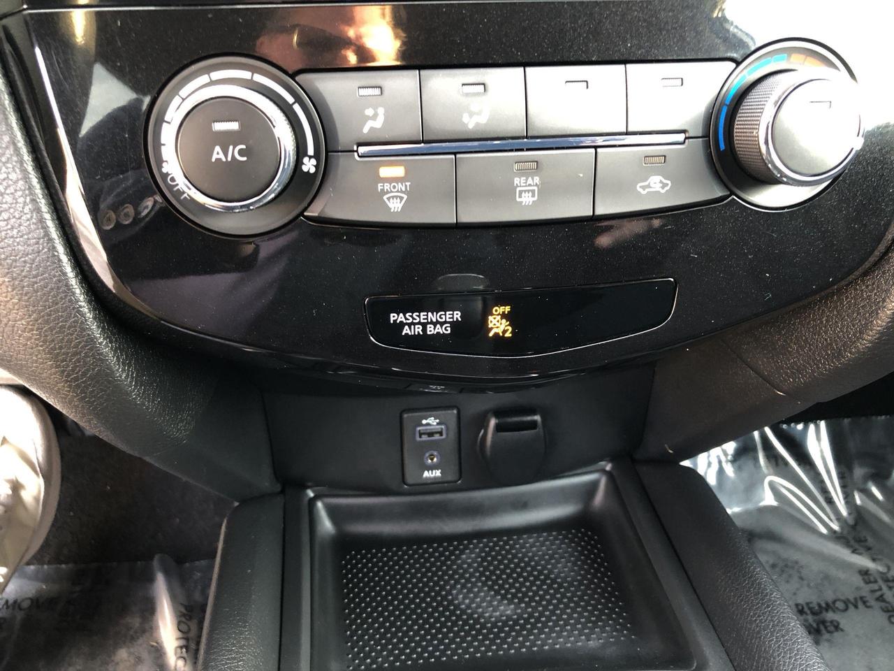 2017 Nissan Rogue SV AWD, HTD. SEATS, BK.CAM, ALLOYS Photo
