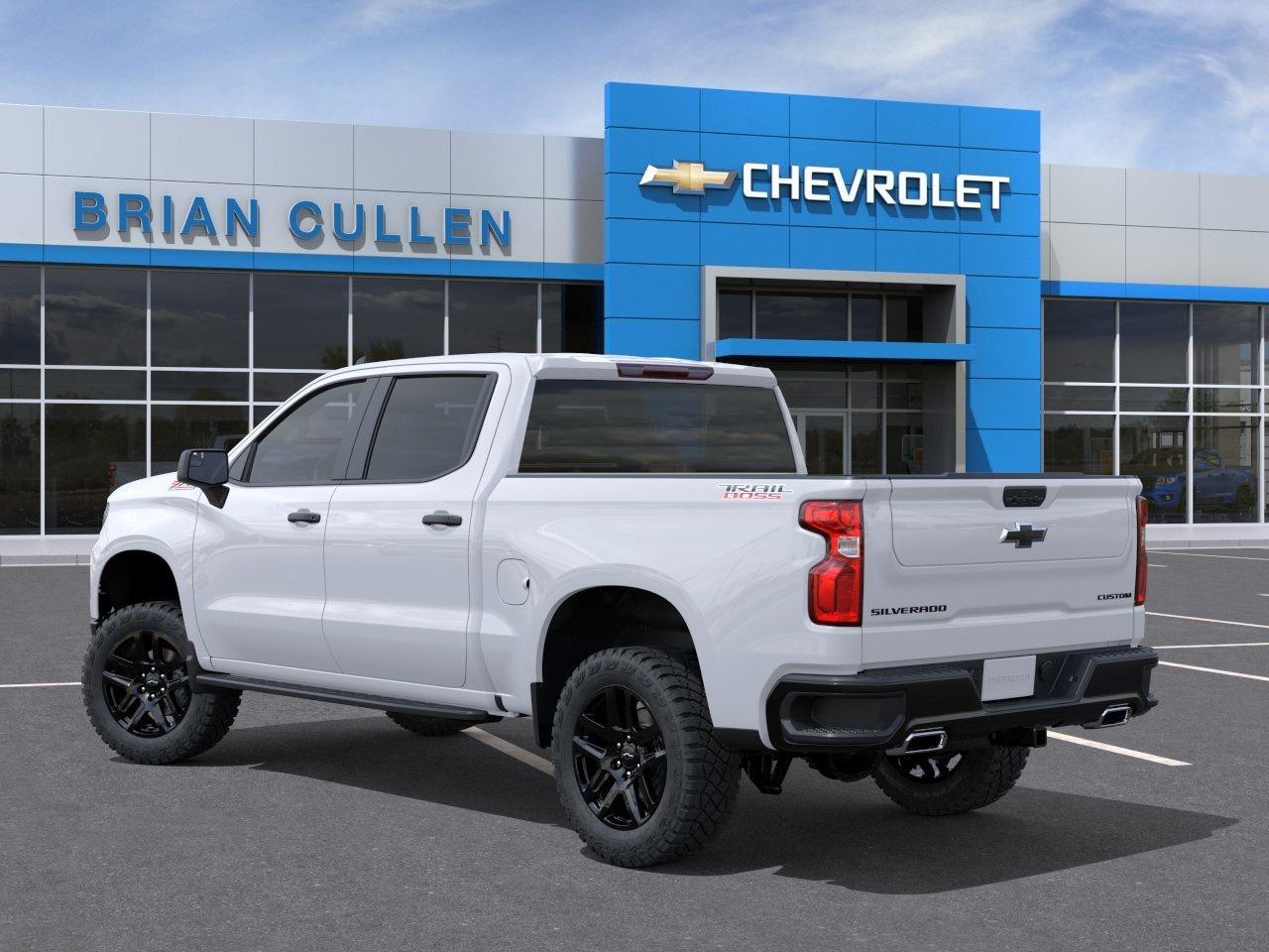 2026 Chevrolet Silverado 1500 Custom Trail Boss Crew Cab Short Box 4-Wheel Drive Custom Trail Boss Photo