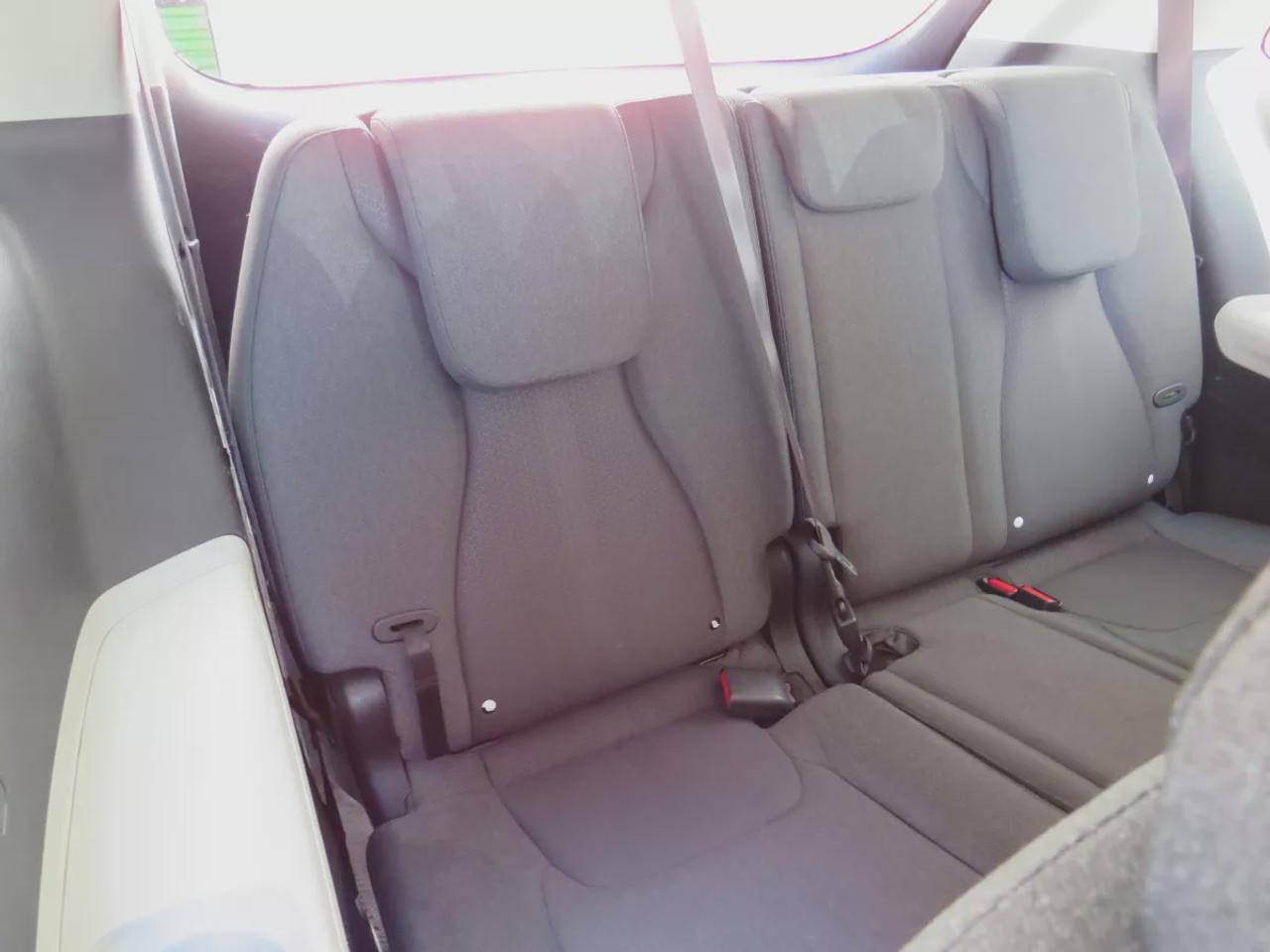 2022 Kia Carnival LX | Clean Title No Accidents | 7 passenger | Stow and Go Seating | Digital Touchscreen | Reverse Camera | USB | Aux Photo