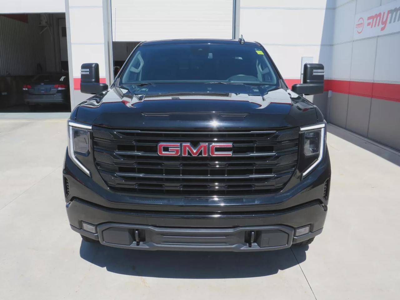 2024 GMC Sierra 1500 Elevation | Clean Title No Acidents | 4WD | Trailer Hitch | Running Boards | Front Tow Hooks | Bose Sound | Photo