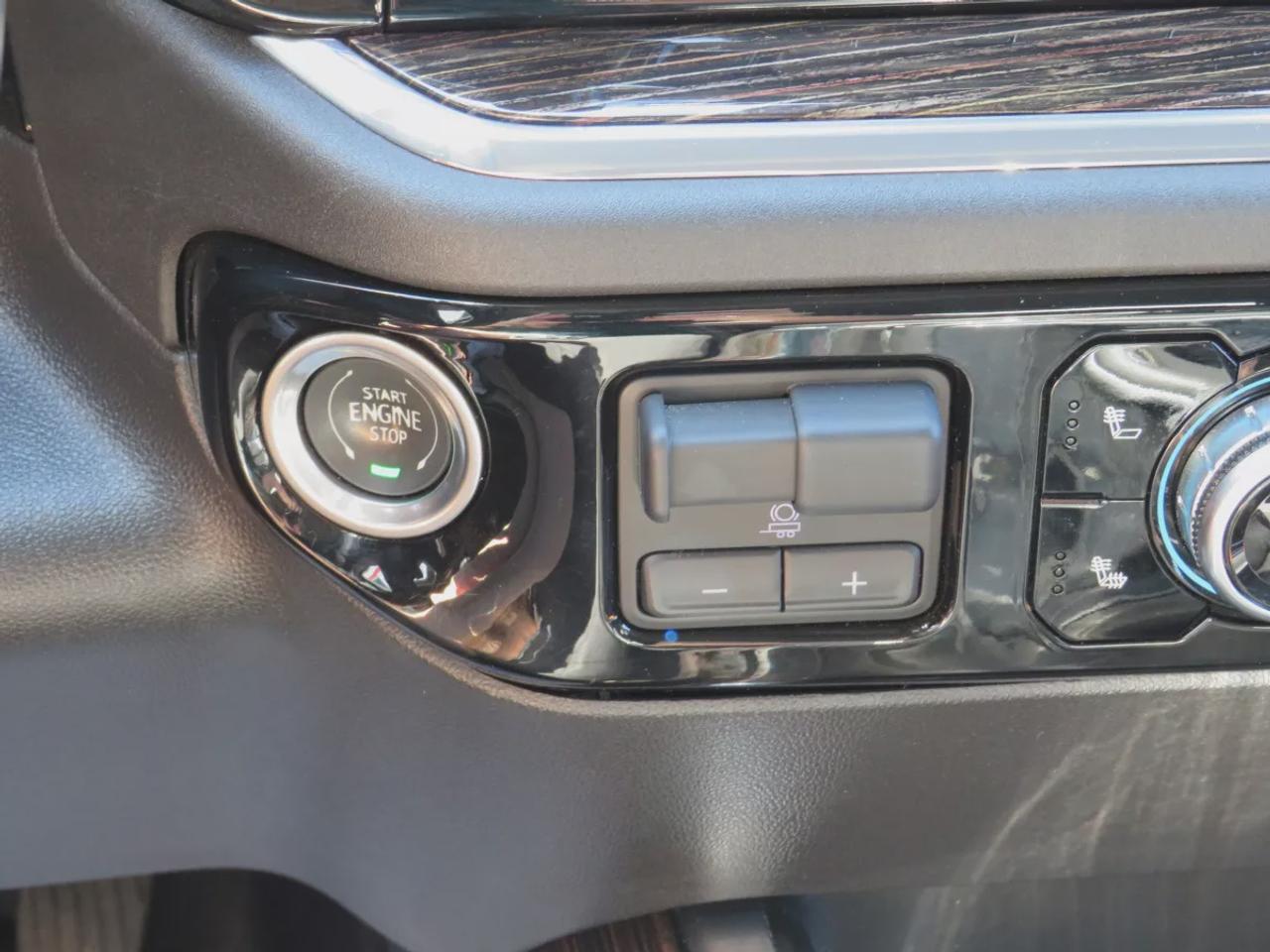 2024 GMC Sierra 1500 Elevation | Clean Title No Acidents | 4WD | Trailer Hitch | Running Boards | Front Tow Hooks | Bose Sound | Photo
