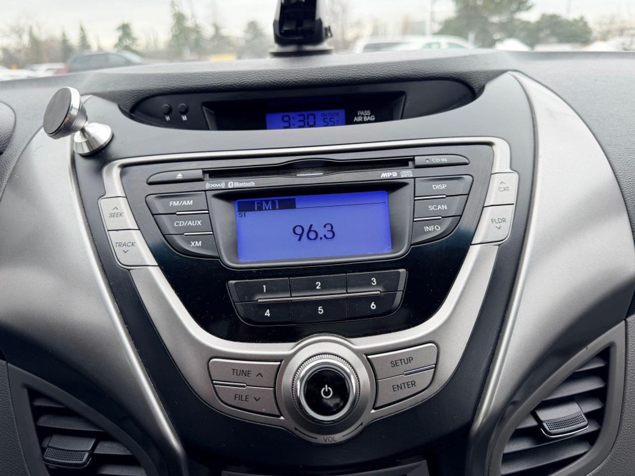 2013 Hyundai Elantra GLS 4dr Sedan (1.8L 4cyl 6M) Photo