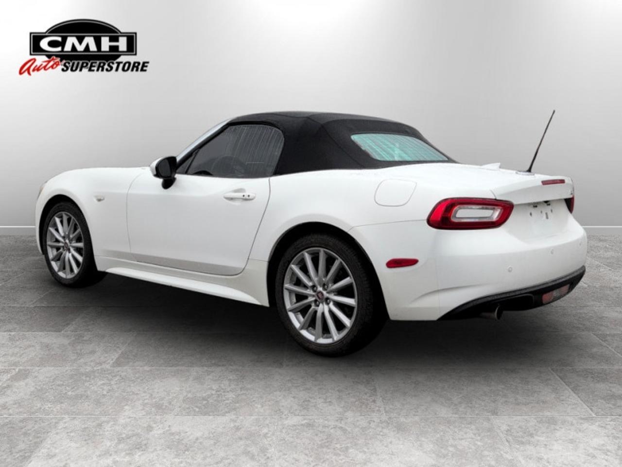 2017 Fiat 124 Spider Lusso  **PREMIUM COLLECTION** Photo