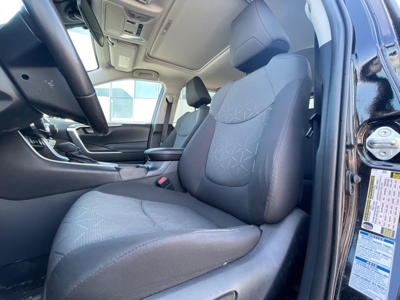 2021 Toyota RAV4 XLE AWD  - Sunroof -  Power Liftgate Photo