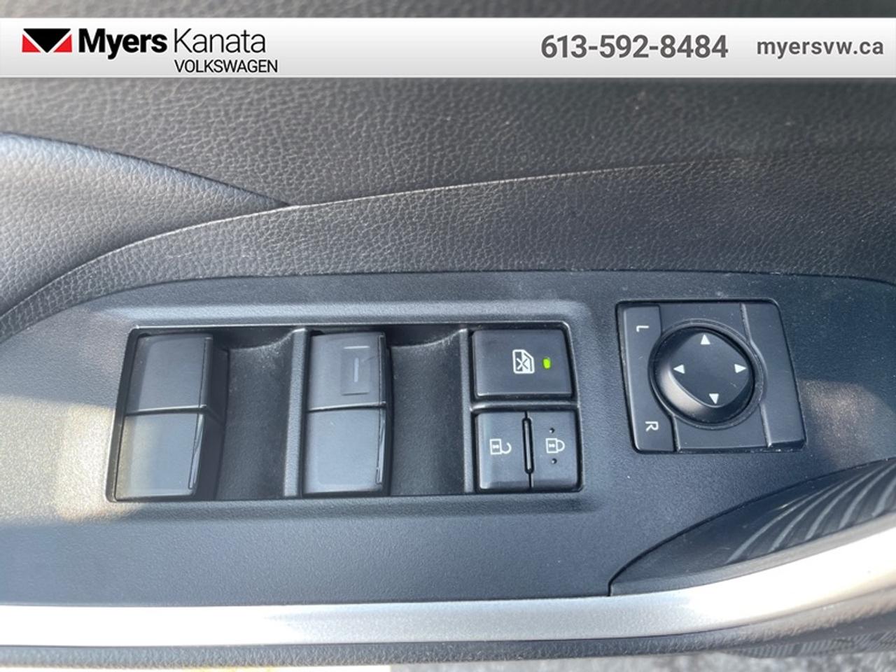 2021 Toyota RAV4 XLE AWD  - Sunroof -  Power Liftgate Photo