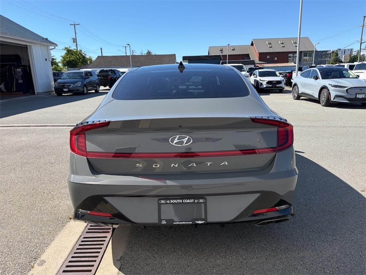 2021 Hyundai Sonata 1.6T Sport  - Sunroof -  Heated Seats Photo3