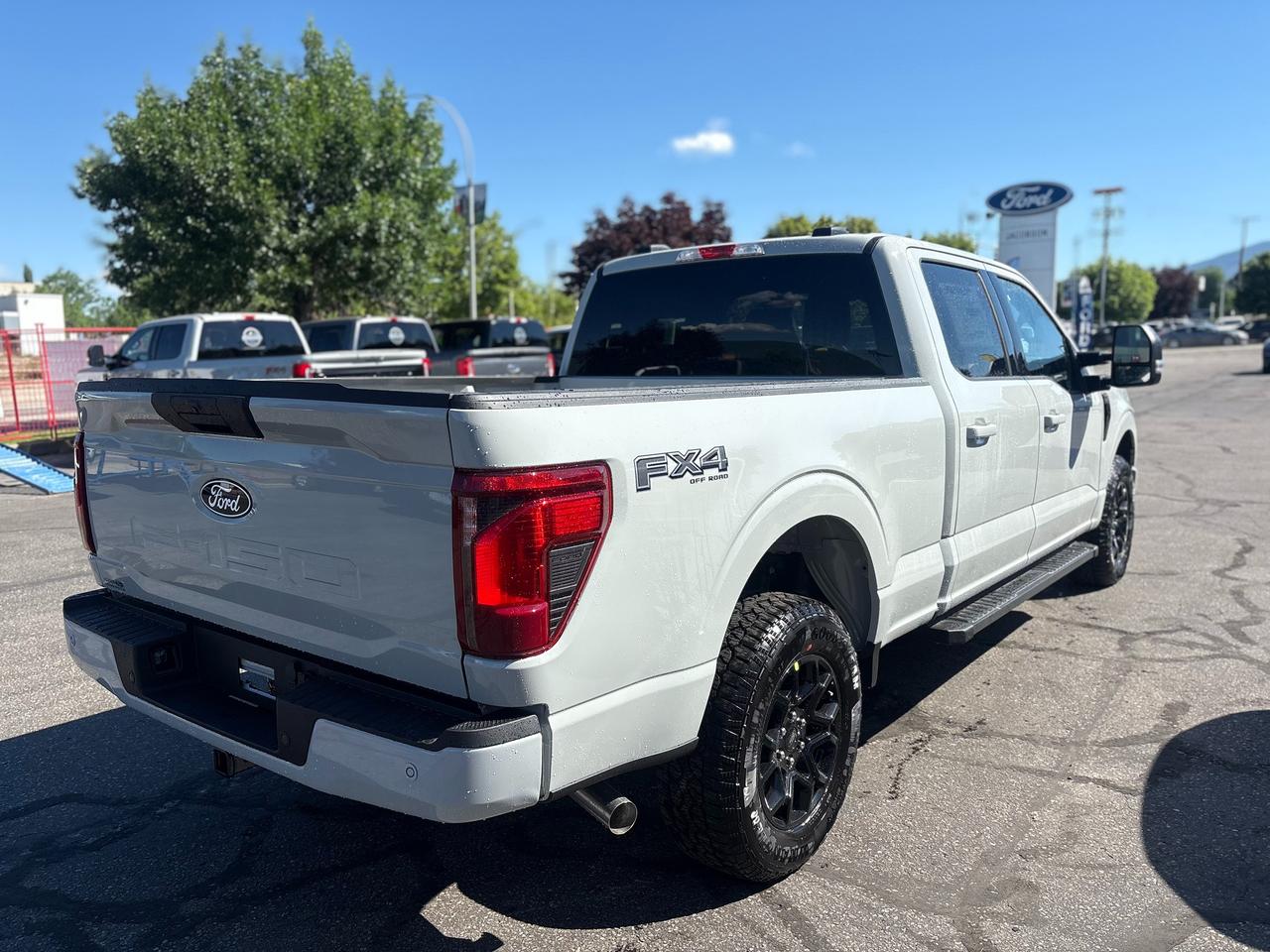 2026 Ford F-150 XLT Photo4